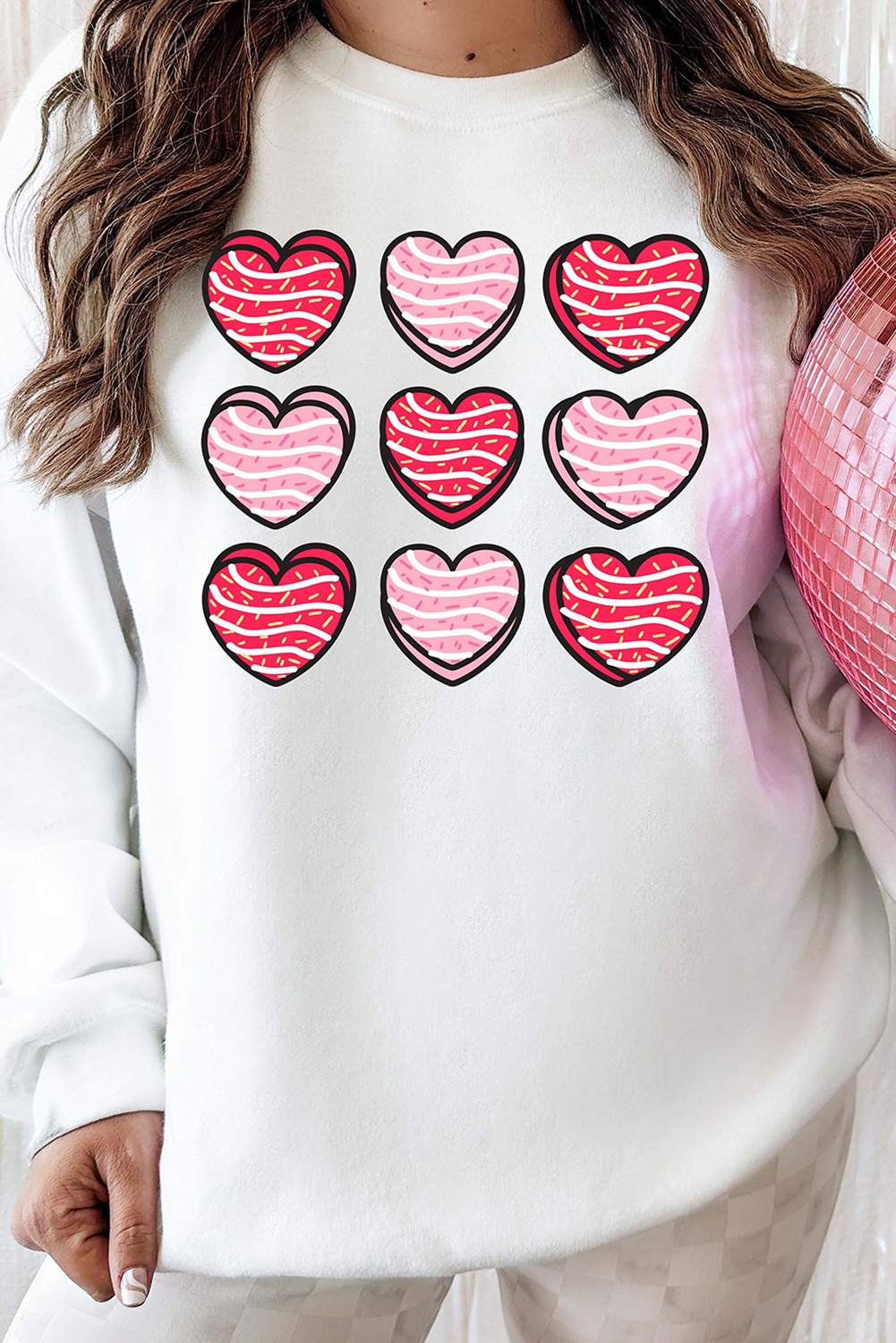 White Heart Graphic Crewneck Valentines Pullover Sweatshirt